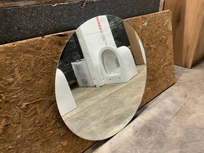 APPROX. 600mm SOLERO ROUND BATTERY OPERATED LED MIRROR