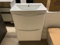 Vanity, Mirror & Toilet Pack - 600mm 2 Drawer Floor standing Vanity in Gloss White with 1 Tap Hole Ceramic Basin, Matching 500mm WC Unit & Cistern, BTW Toilet Pan with Soft Close Seat & 600mm Brass Frame LED Mirror - 5