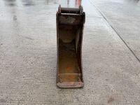 APPROX. 1ft WHITES TOOTHLESS DIGGING BUCKET TO SUIT 6-8 TON MACHINE - 2