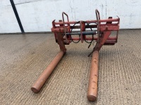 LAWRENCE EDWARDS HYDRAULIC BALE LIFTER&nbsp; - 2