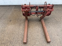 LAWRENCE EDWARDS HYDRAULIC BALE LIFTER&nbsp; - 4