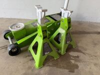 SEALEY 3 TON HYDRAULIC TROLLEY JACK &2No. SEALEY 3 TON AXLE STANDS - 2