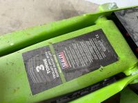 SEALEY 3 TON HYDRAULIC TROLLEY JACK &2No. SEALEY 3 TON AXLE STANDS - 5