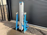 GENIE SLA-15 MATERIAL LIFT - 3