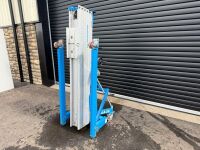 GENIE SLA-25 MATERIAL LIFT - 3
