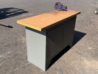 APPROX. 4ft x 2ft WORK BENCH C/W VICE & DRAWERS - 5