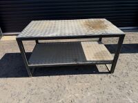 APPROX. 4ft x 3ft METAL WORK BENCH