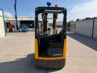 JUNGHEINRICH ETV110 BATTERY OPERATED FORKLIFT - 4