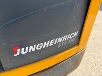 JUNGHEINRICH ETV110 BATTERY OPERATED FORKLIFT - 19