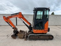 HITACHI ZX26U-5A 2.6 TON MINI DIGGER - 2