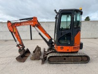 HITACHI ZX26U-5A 2.6 TON MINI DIGGER - 2