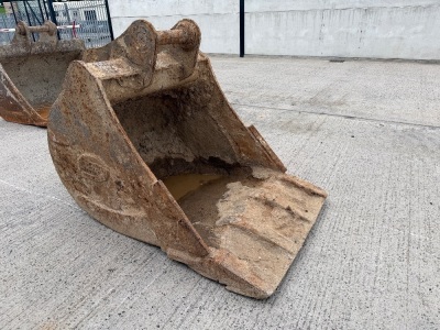 APPROX. 3ft STRICKLAND TOOTHLESS DIGGING BUCKET TO SUIT 13 TON MACHINE