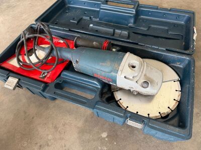 BOSCH 9" 240v GRINDER & CASE