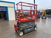 SKYJACK SJIII-3219 19FT BATTERY OPERATED SCISSOR LIFT - 5