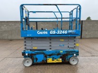GENIE GS3246 BATTERY OPERATED SCISSOR LIFT - 2