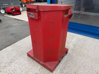 WESTERN 210lt METAL BUNDED OIL JAR STORE - 6