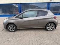 PEUGEOT 208 ALLURE 1.4 HDI 3DR HATCHBACK - 5