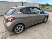 PEUGEOT 208 ALLURE 1.4 HDI 3DR HATCHBACK - 11
