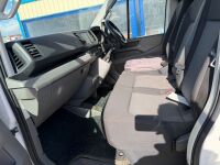 VOLKSWAGEN CRAFTER CR35 TRENDLINE MWB RWD 2.0 TDI 177PS HIGH ROOF VAN - 9