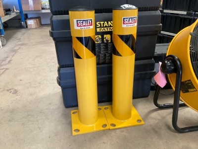 2No. UNUSED SEALEY 600mm BOLLARD POSTS