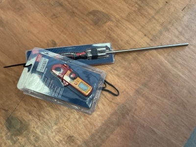 UNUSED SEALEY MINI AC/DC CLAMP METRE & WHEEL ALIGHNMENT FITTING TOOL