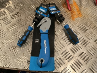 2No. UNUSED DRAPER SCREWDRIVERS & 1No. CUTTER