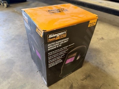 UNUSED SIEGEW AUTO DARKENING WELDING HELMET