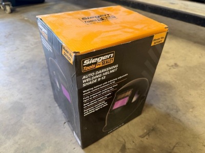 UNUSED SIEGEW AUTO DARKENING WELDING HELMET