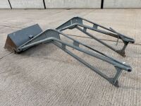 FRONT LOADER & APPROX. 3ft BUCKET TO SUIT MASSEY FERGUSON 35 TRACTOR - 3