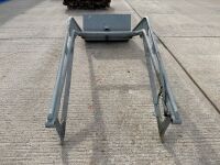 FRONT LOADER & APPROX. 3ft BUCKET TO SUIT MASSEY FERGUSON 35 TRACTOR - 4