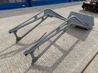 FRONT LOADER & APPROX. 3ft BUCKET TO SUIT MASSEY FERGUSON 35 TRACTOR - 5