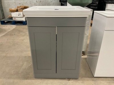 2 Door 600mm Victorian Style Vanity unit in Light Grey with Traditional 1 Tap Hole Ceramic Basin