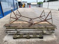 APPROX. 17No. 8ft SCAFFOLDING PLANKS & 2No. LARGE BUILDERS TRESTLES