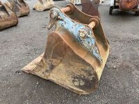 APPROX. 2.6ft RHINOX TOOTHLESS DIGGING BUCKET TO SUIT 13 TON MACHINE - 5