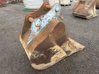 APPROX. 2.6ft RHINOX TOOTHLESS DIGGING BUCKET TO SUIT 13 TON MACHINE - 7