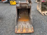 APPROX. 2.6ft TOOTHLESS DIGGING BUCKET TO SUIT 13 TON MACHINE - 2