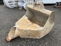 APPROX. 4ft CONCRETE POURING BUCKET TO SUIT 13 TON MACHINE - 3