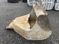 APPROX. 4ft CONCRETE POURING BUCKET TO SUIT 13 TON MACHINE - 4