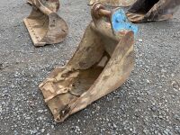 APPROX. 18" TOOTHLESS DIGGING BUCKET TO SUIT 4-6 TON MACHINE - 3