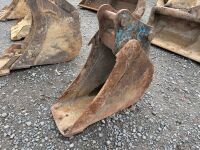 APPROX. 1ft TOOTHLESS DIGGING BUCKET TO SUIT 4-6 TON MACHINE - 3