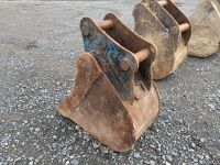 APPROX. 1ft TOOTHLESS DIGGING BUCKET TO SUIT 4-6 TON MACHINE - 5