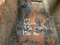 APPROX. 1ft TOOTHLESS DIGGING BUCKET TO SUIT 4-6 TON MACHINE - 8