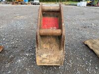 APPROX. 1ft TOOTHLESS DIGGING BUCKET TO SUIT 6-8 TON MACHINE - 6