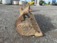 APPROX. 5ft SHUGH BUCKET TO SUIT 4-6 TON MACHINE - 8