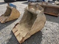 APPROX. 2ft TOOTHLESS DIGGING BUCKET TO SUIT 6-8 TON MACHINE - 3