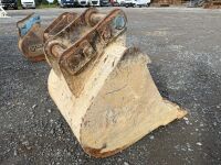 APPROX. 2ft TOOTHLESS DIGGING BUCKET TO SUIT 6-8 TON MACHINE - 7