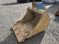 APPROX. 2ft TOOTHLESS DIGGING BUCKET TO SUIT 4-6 TON MACHINE - 3
