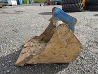 APPROX. 2ft TOOTHLESS DIGGING BUCKET TO SUIT 4-6 TON MACHINE - 4