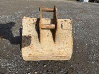 APPROX. 2ft TOOTHLESS DIGGING BUCKET TO SUIT 4-6 TON MACHINE - 6