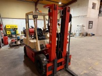 NISSAN 2 TON GAS FORKLIFT - 6